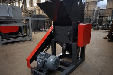 Efficient Motors in Parallel Cascade Pump Sets: VSD Master-Follower Control and Energy Saving